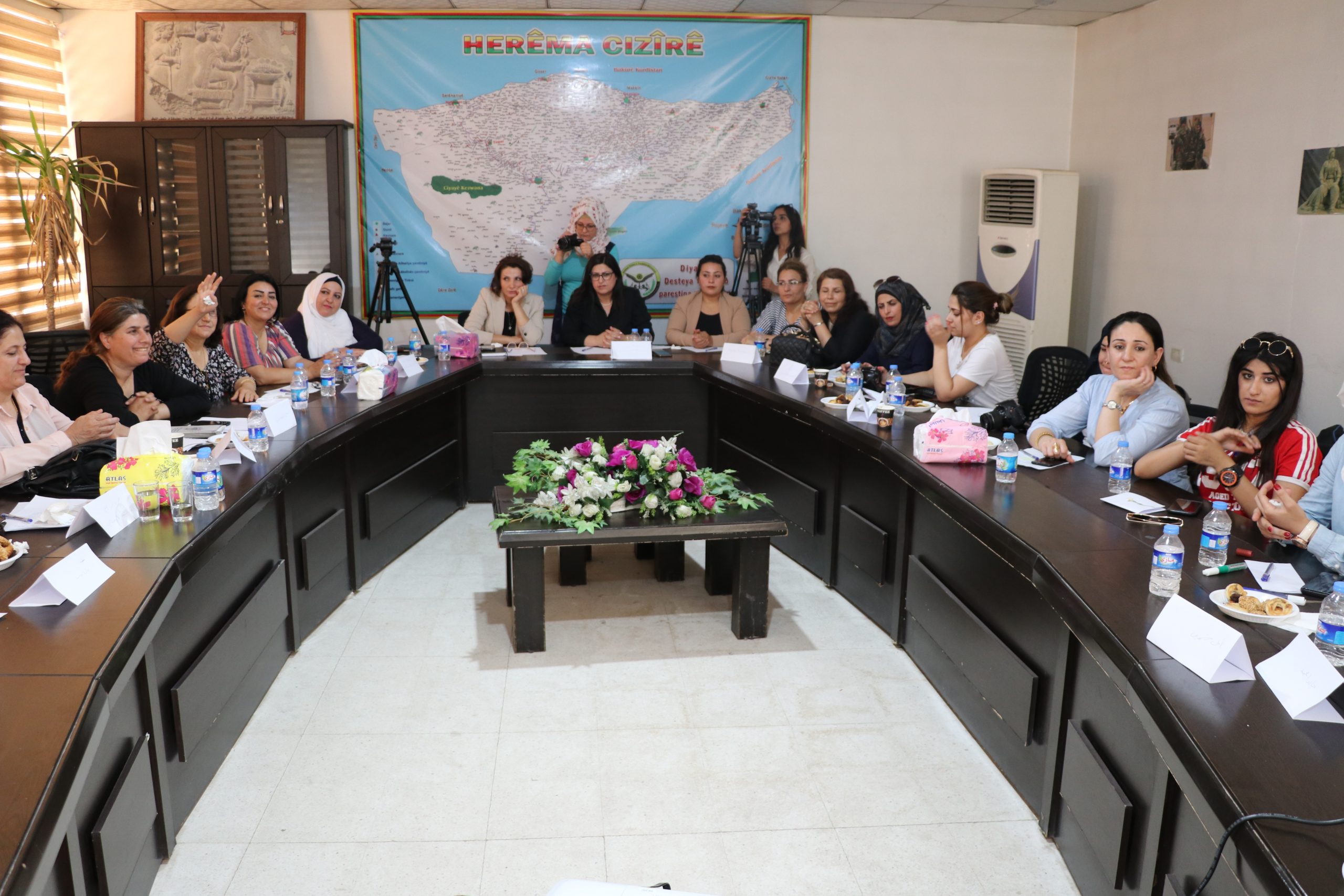 مكتب المرأة يقيم ورشة عمل عن المرأة والمشاركة السياسية