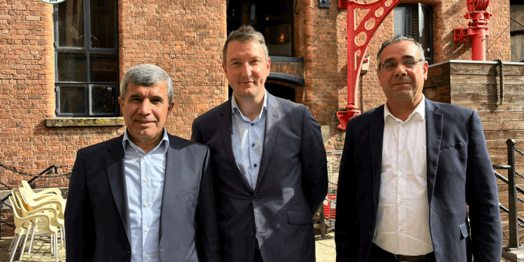 مسد يبحث مع مسؤولين بريطانيين سبل حل الأزمة السورية