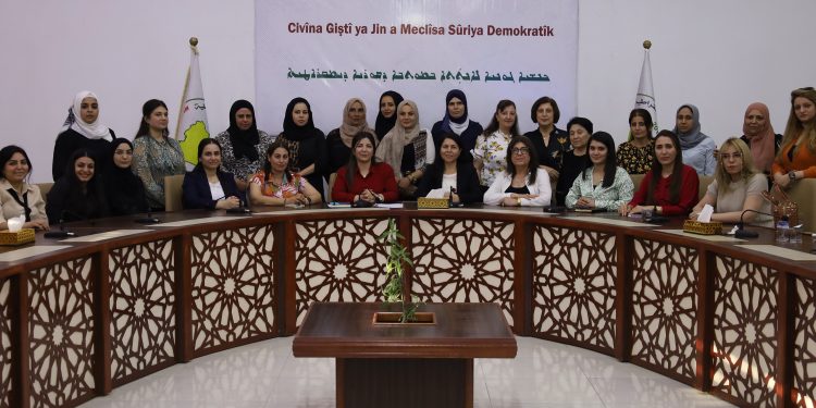 الاجتماع العام للمرأة في مسد يدعو لمشاركة نسائية فاعلة في الحل السياسي السوري