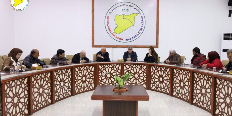 مسد يناقش مع أهالي الرقة دور شمال وشرق سوريا في بناء مستقبل ديمقراطي لسوريا