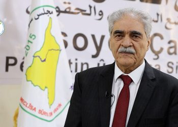 الدكتور حسين عزام: اللامركزية هي الحل الأمثل لمستقبل سوريا الجديدة