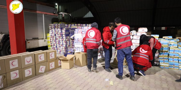 انطلاق قافلة مساعدات إنسانية من شمال وشرق سوريا إلى الساحل السوري