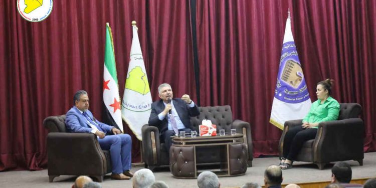 الدكتور محمود المسلط خلال ندوة: السلم الأهلي حجر الأساس لبناء مستقبل سوريا الجديدة