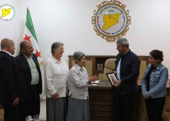 مجلس سوريا الديمقراطية يستقبل وفداً كنسياً ويؤكد: التعددية أساس السلام