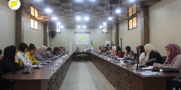 ندوة حوارية لمكتب المرأة تؤكد على دور المرأة في بناء السلم الأهلي بعد الحرب