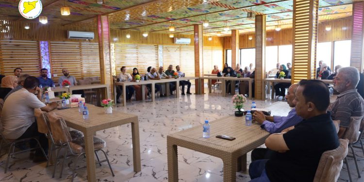 ندوة سياسية في الطبقة.. دعوة لنبذ خطاب الكراهية وتعزيز دور المجتمع المدني