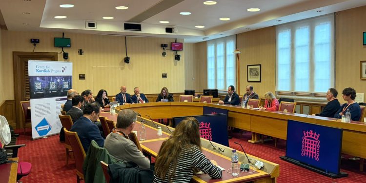 ممثلية لندن تنظم ندوة في البرلمان حول التحديات الأمنية ومستقبل الحوكمة في سوريا