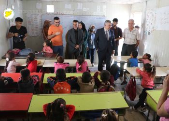 خلال زيارته لمهجّري رأس العين.. مسد يؤكد العودة الآمنة حق وطني لا مساومة فيه