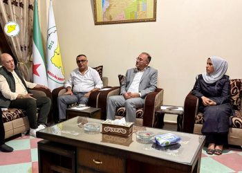 مكتب العلاقات يبحث مع شخصيات سياسية مدنية تعزيز العمل المشترك في حلب