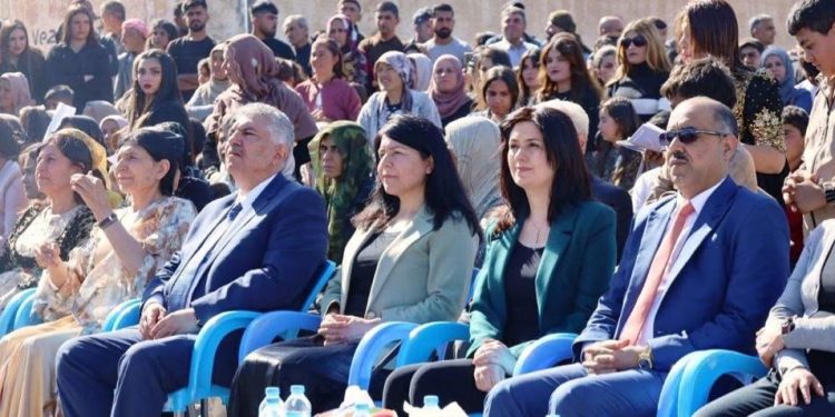 الرئاسة المشتركة تشارك في احتفالية جماهيرية بمناسبة اليوم العالمي للتضامن مع مقاومة كوباني